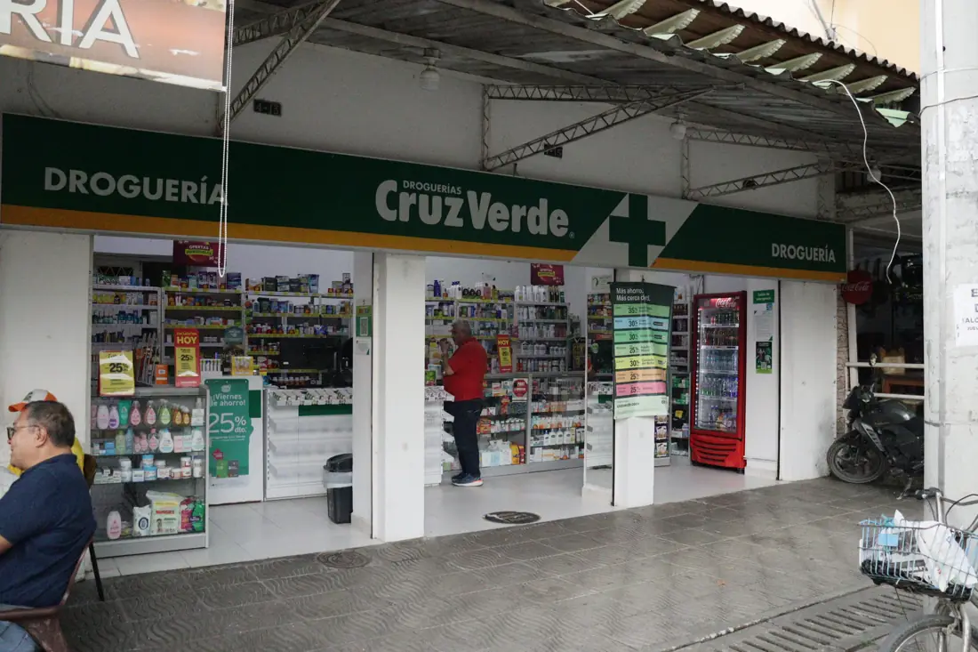 Drogería Cruz Verde, foto 1 de 2