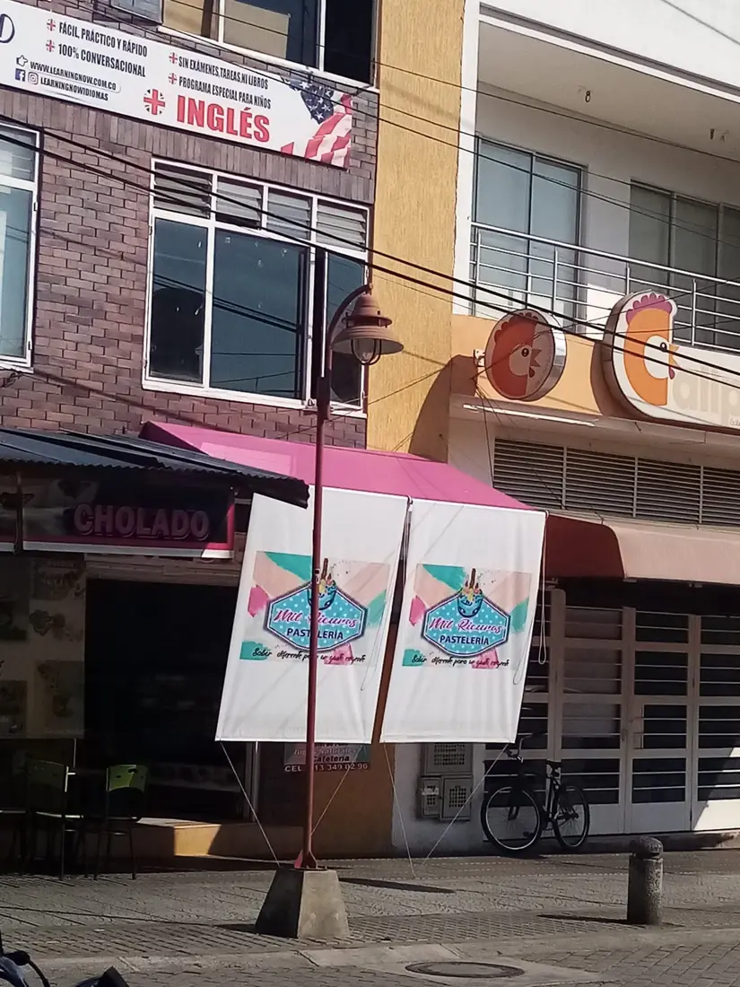 Pastelería Mil Ricuras, foto 1 de 10